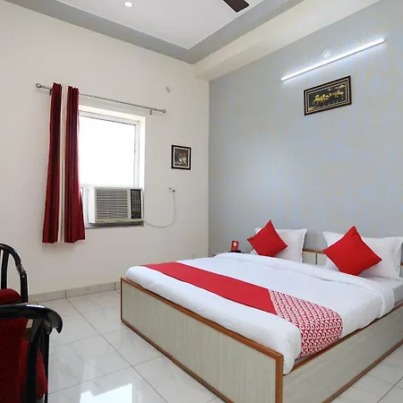 Oyo 17291 Shree Ram Palace