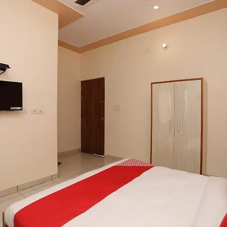 Oyo 17291 Shree Ram Palace Hotel 3*