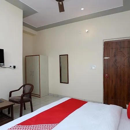 Oyo 17291 Shree Ram Palace 3*